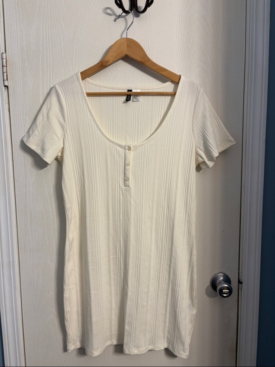 H&M Dresses & Skirts - H&M Cream Ribbed Short Sleeve Scoop Neck Dress